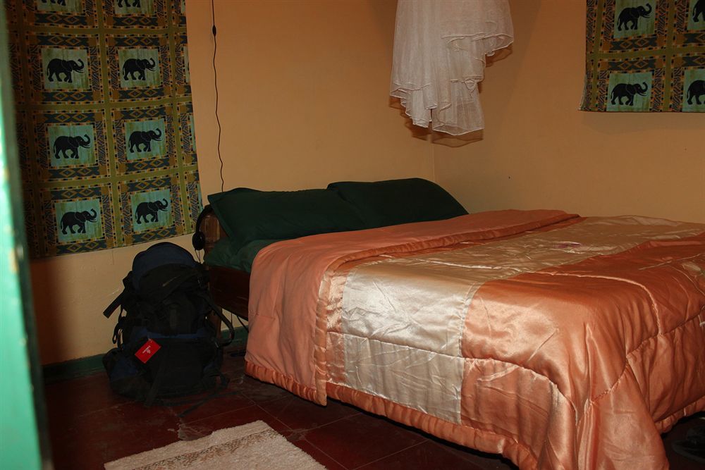 Zinga Backpackers Hotel Livingstone Buitenkant foto