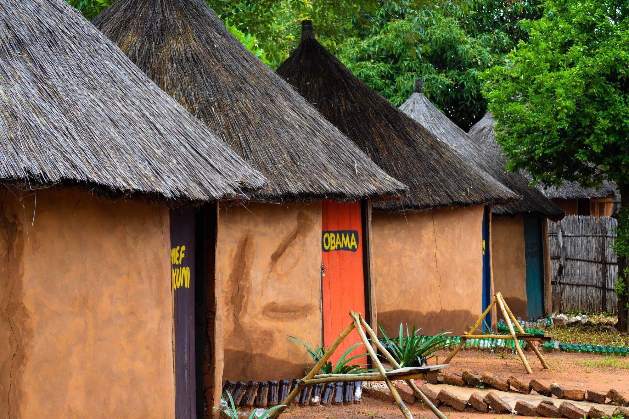 Zinga Backpackers Hotel Livingstone Buitenkant foto