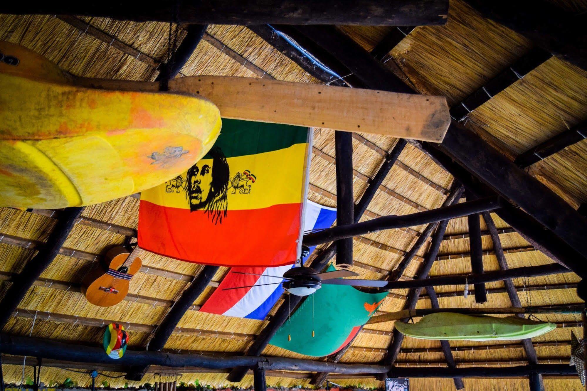 Zinga Backpackers Hotel Livingstone Buitenkant foto
