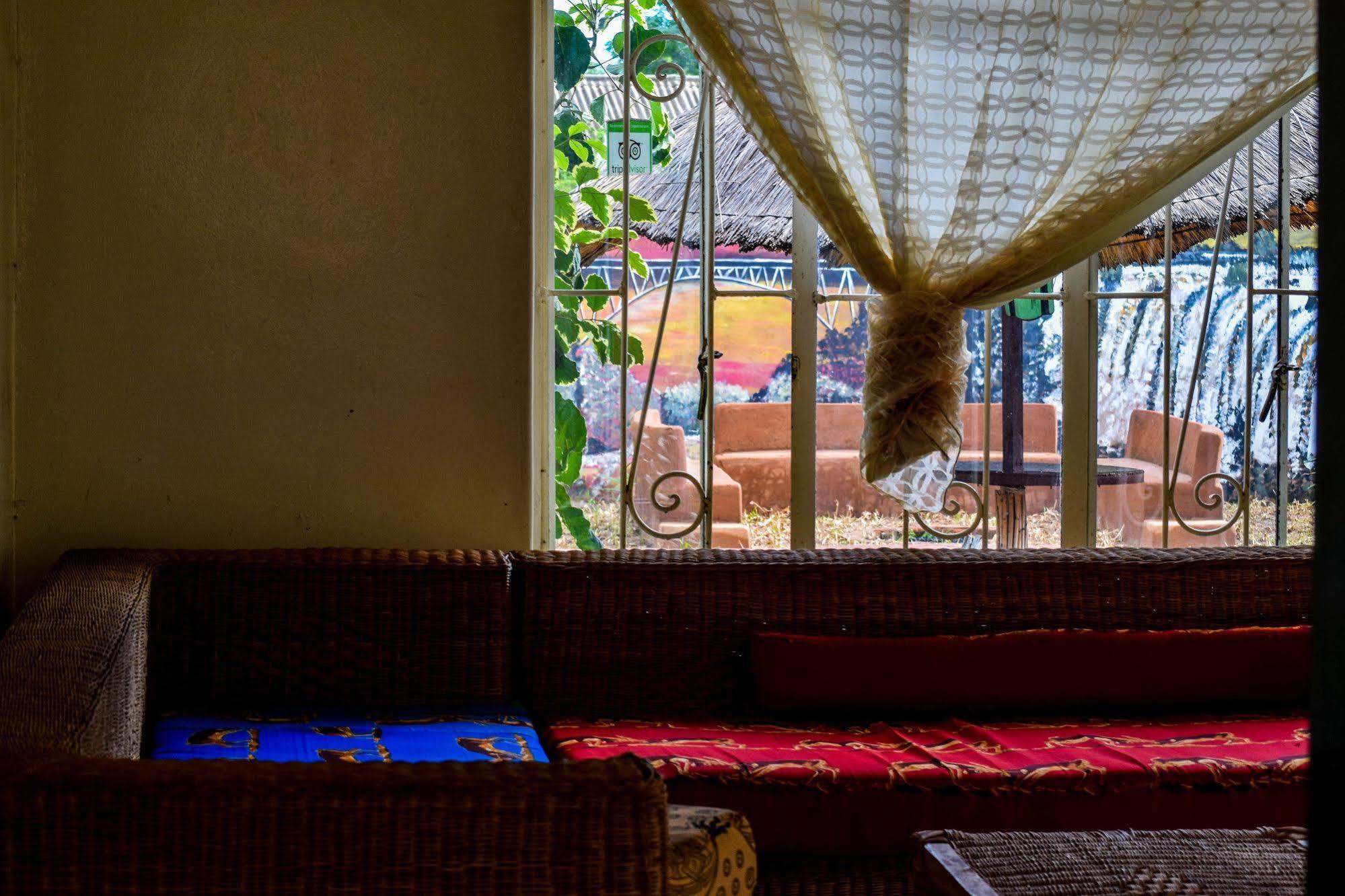 Zinga Backpackers Hotel Livingstone Buitenkant foto
